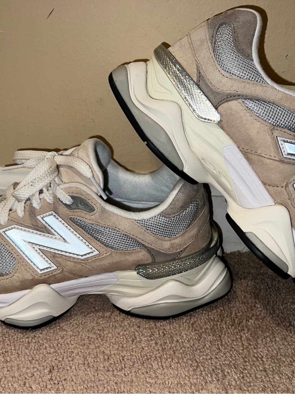 EUC New Balance 9060 Incense Raincloud Arid Stone U9060LBD Men Size 8  Woman 9.5